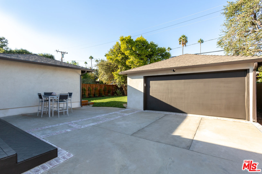 2465 Queensberry Road Pasadena, CA 91104 - Photo 34 of 39 Gallery Image 34