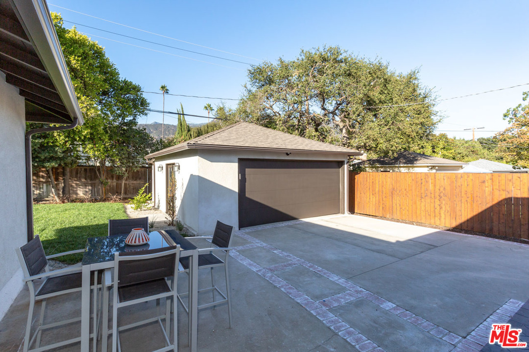 2465 Queensberry Road Pasadena, CA 91104 - Photo 35 of 39 Gallery Image 35