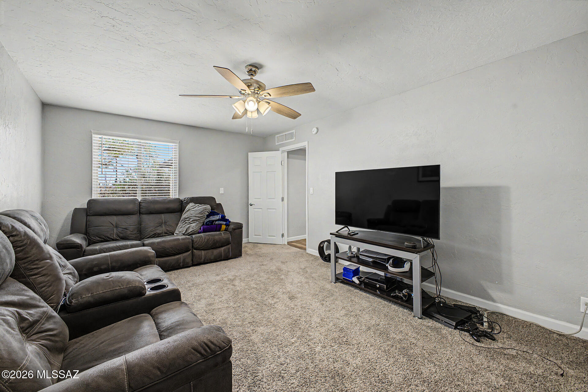 3249 South Serena Circle Tucson, AZ 85730 - Photo 5 of 27 5th Bedroom - private entry and laundry entry