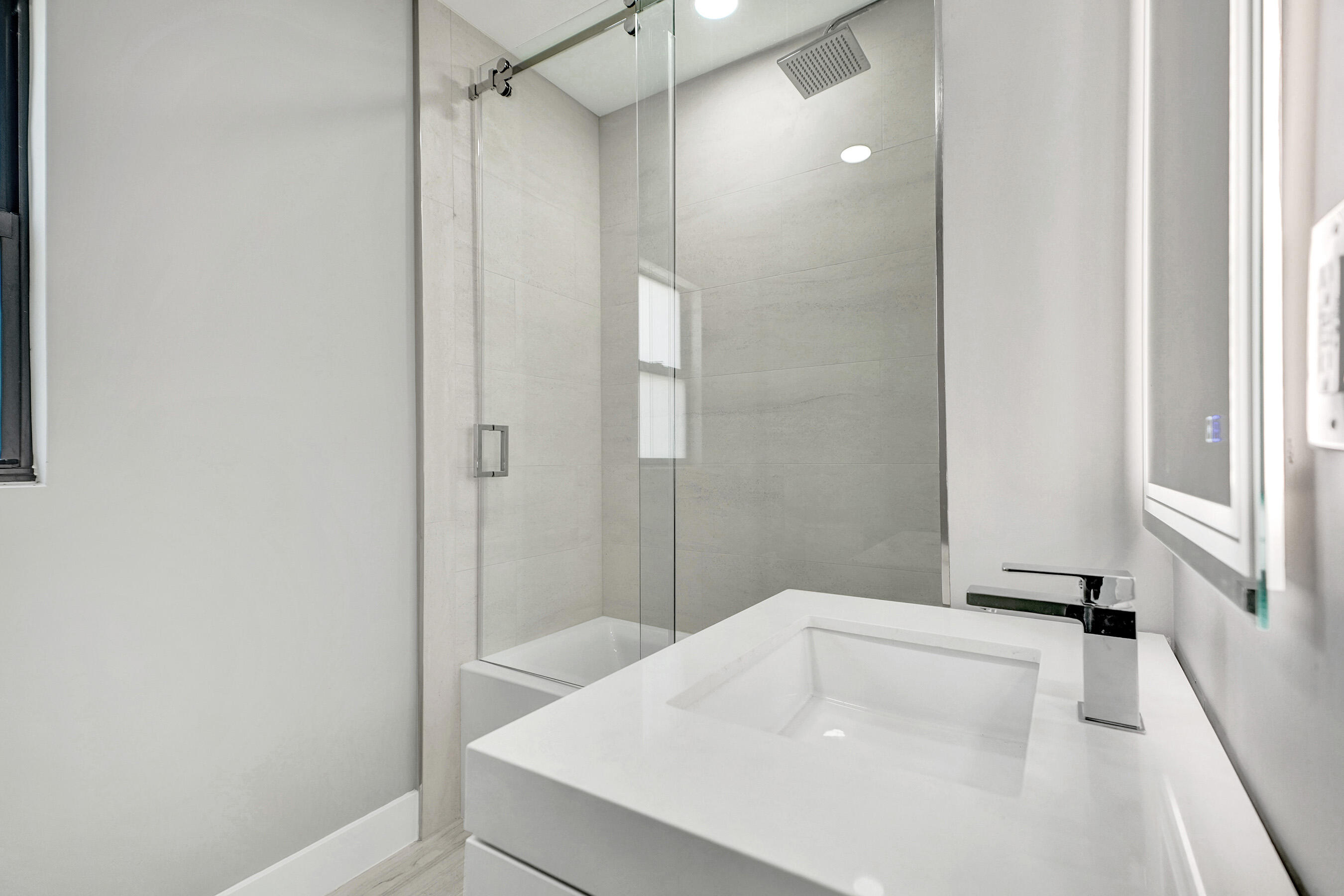 5832 Alton Road Miami Beach, FL 33140 - Photo 33 of 39 Guest Bathroom