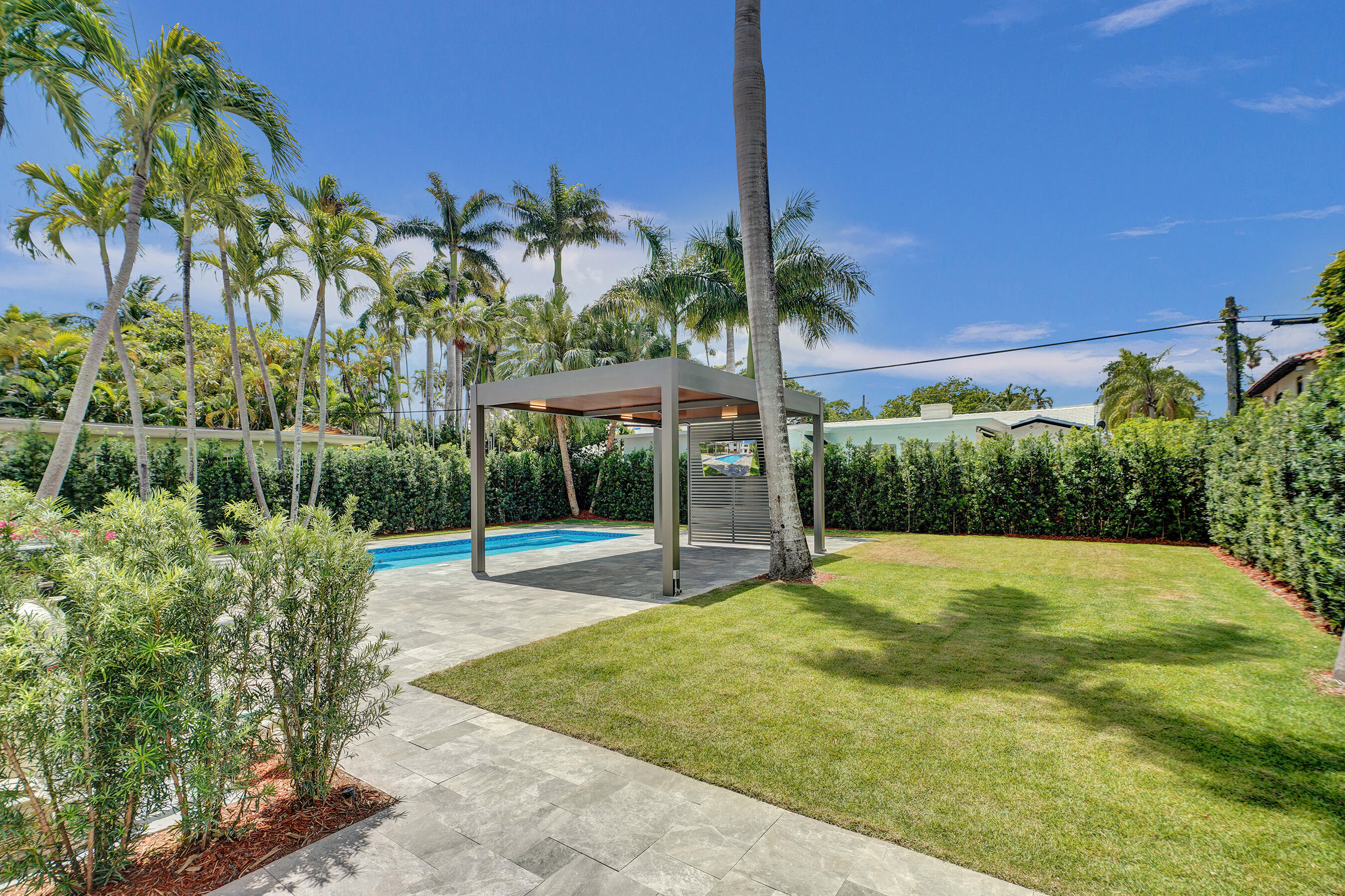 5832 Alton Road Miami Beach, FL 33140 - Photo 4 of 39 Outside1