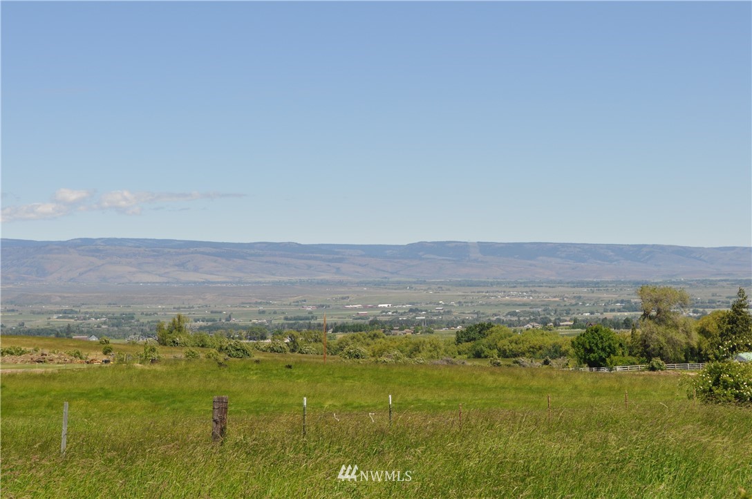 5000-xx Weaver Road Ellensburg, WA 98926 - Photo 1 of 5 Gallery Image 1