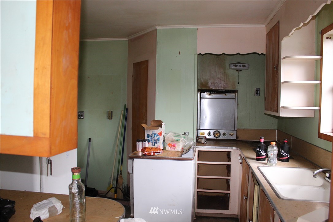 15414 Southeast Jones Road Renton, WA 98058 - Photo 14 of 29 Gallery Image 14