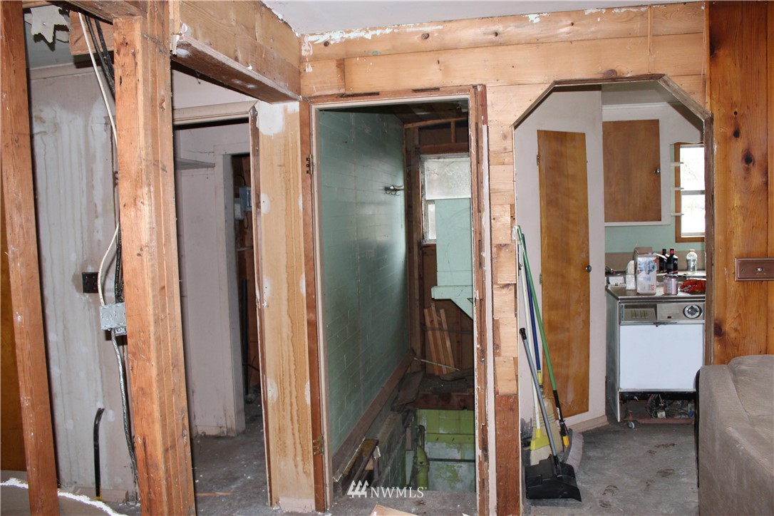 15414 Southeast Jones Road Renton, WA 98058 - Photo 16 of 29 Gallery Image 16