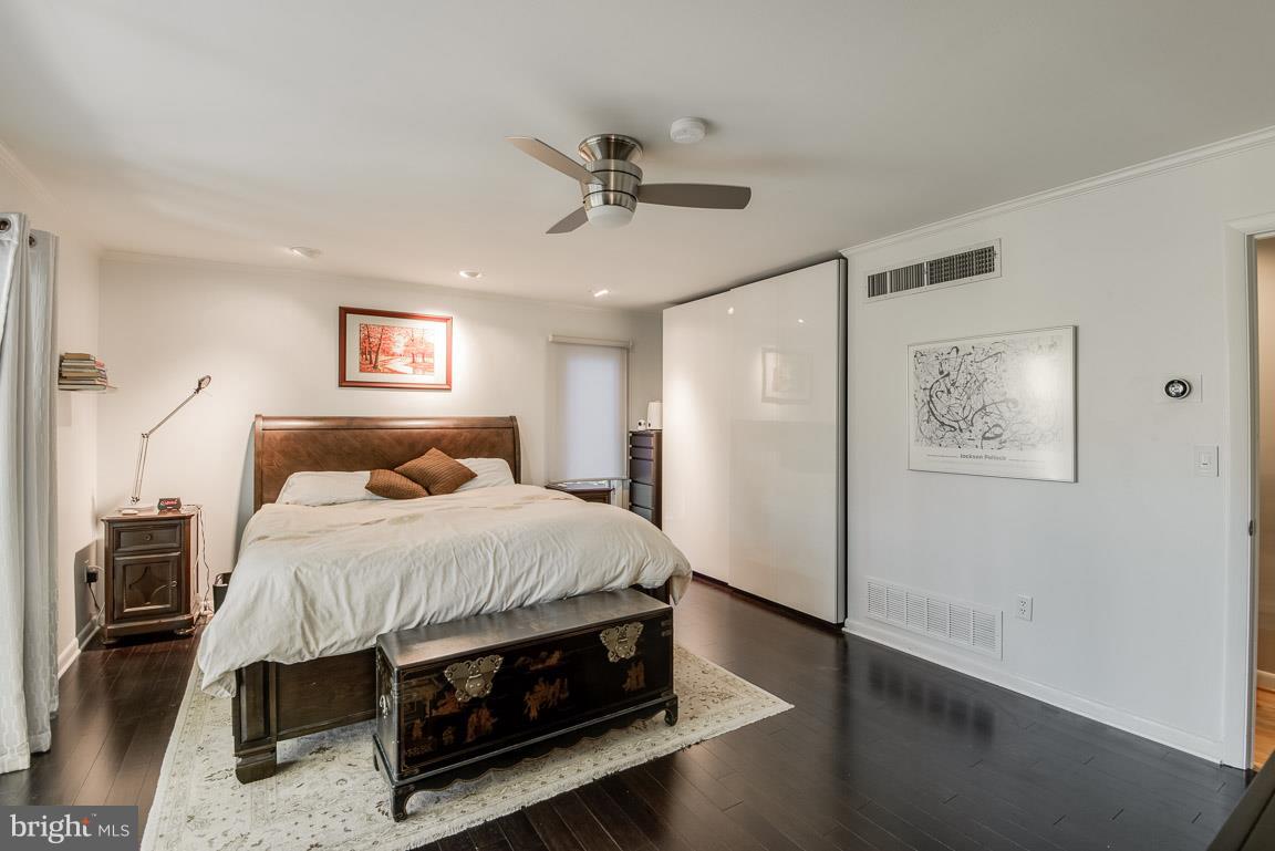 502 Epping Forest Road Annapolis, MD 21401 - Photo 17 of 76 Master bedroom with walk in closets and views!