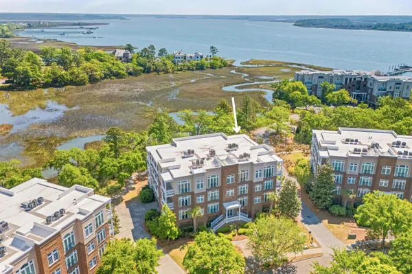 $2,000,000 | 136 Fairbanks Oak Alley, Unit 4B, Daniel Island, SC 29492