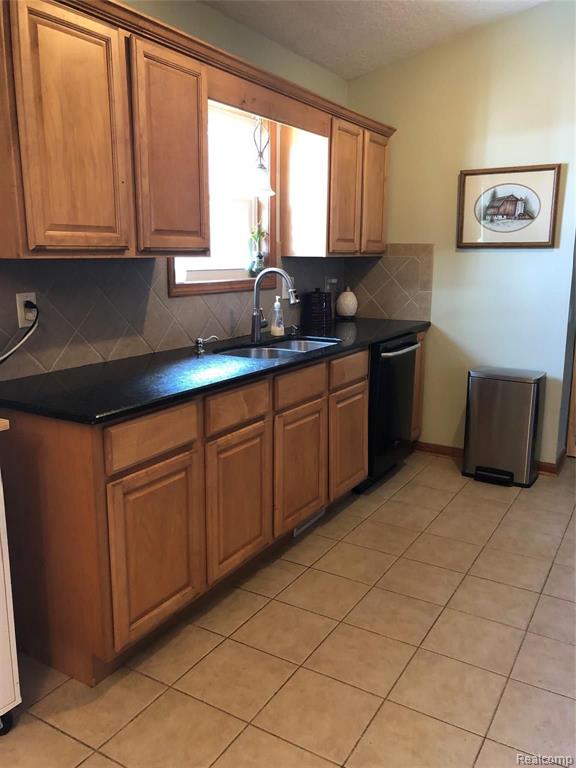 8274 East Potter Road Davison, MI 48423 - Photo 8 of 25