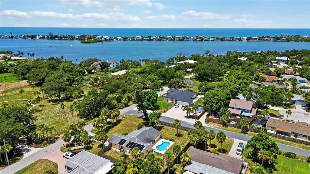 440 Lychee Road Nokomis, FL 34275 - Photo 3 of 58
