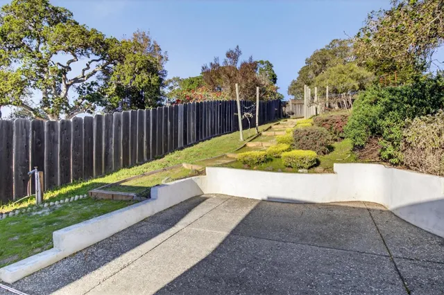 $950,000 | 9570 South Century Oak Road, Prunedale, CA 93907