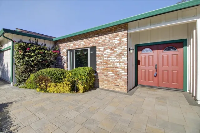 $950,000 | 9570 South Century Oak Road, Prunedale, CA 93907