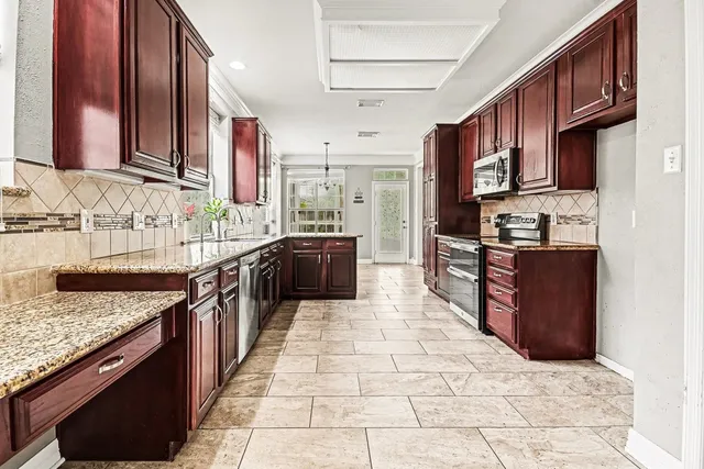 $385,000 | 54 Parsley Court, Lake Jackson, TX 77566