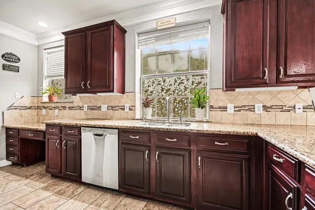 $385,000 | 54 Parsley Court, Lake Jackson, TX 77566