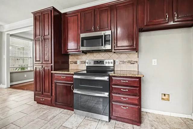 $385,000 | 54 Parsley Court, Lake Jackson, TX 77566