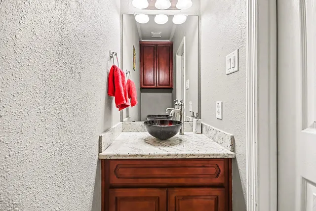 $385,000 | 54 Parsley Court, Lake Jackson, TX 77566