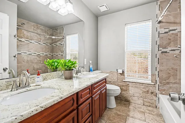 $385,000 | 54 Parsley Court, Lake Jackson, TX 77566