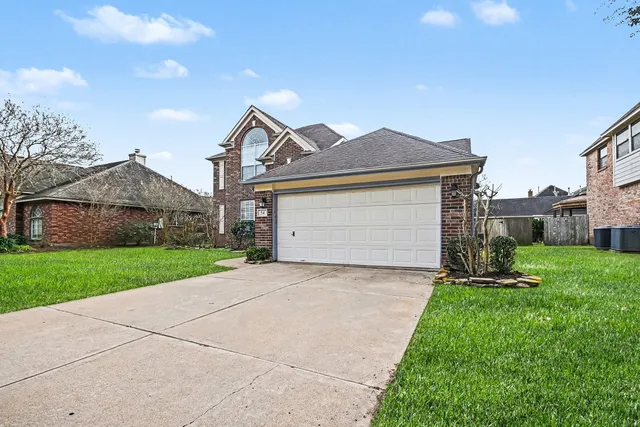 $385,000 | 54 Parsley Court, Lake Jackson, TX 77566
