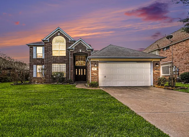 $385,000 | 54 Parsley Court, Lake Jackson, TX 77566