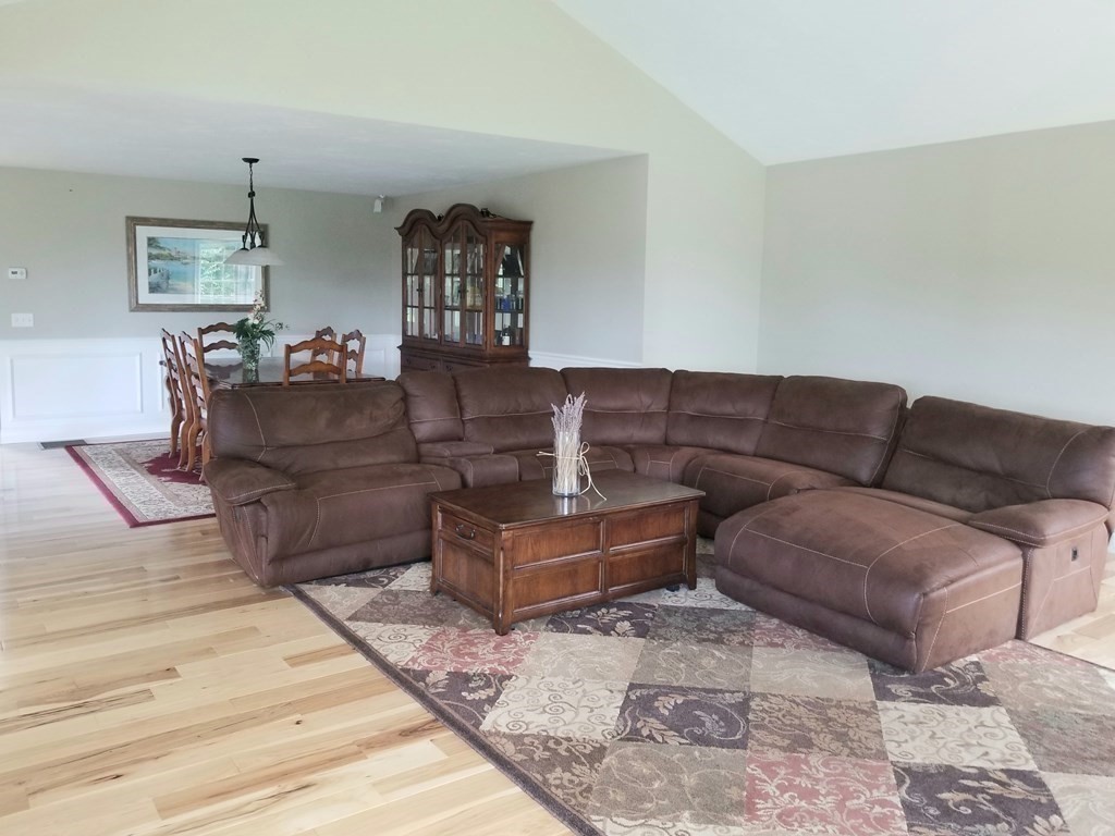 7 Dean Farm Road Sutton, MA 01590 - Photo 9 of 33