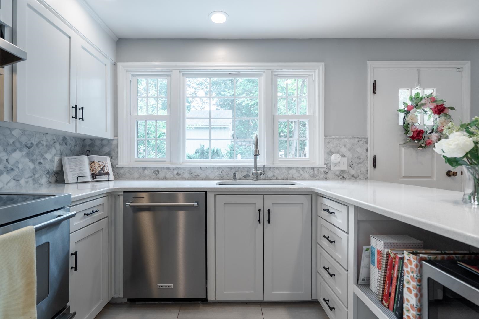 289 Tory Road Manchester, NH 03104 - Photo 9 of 22