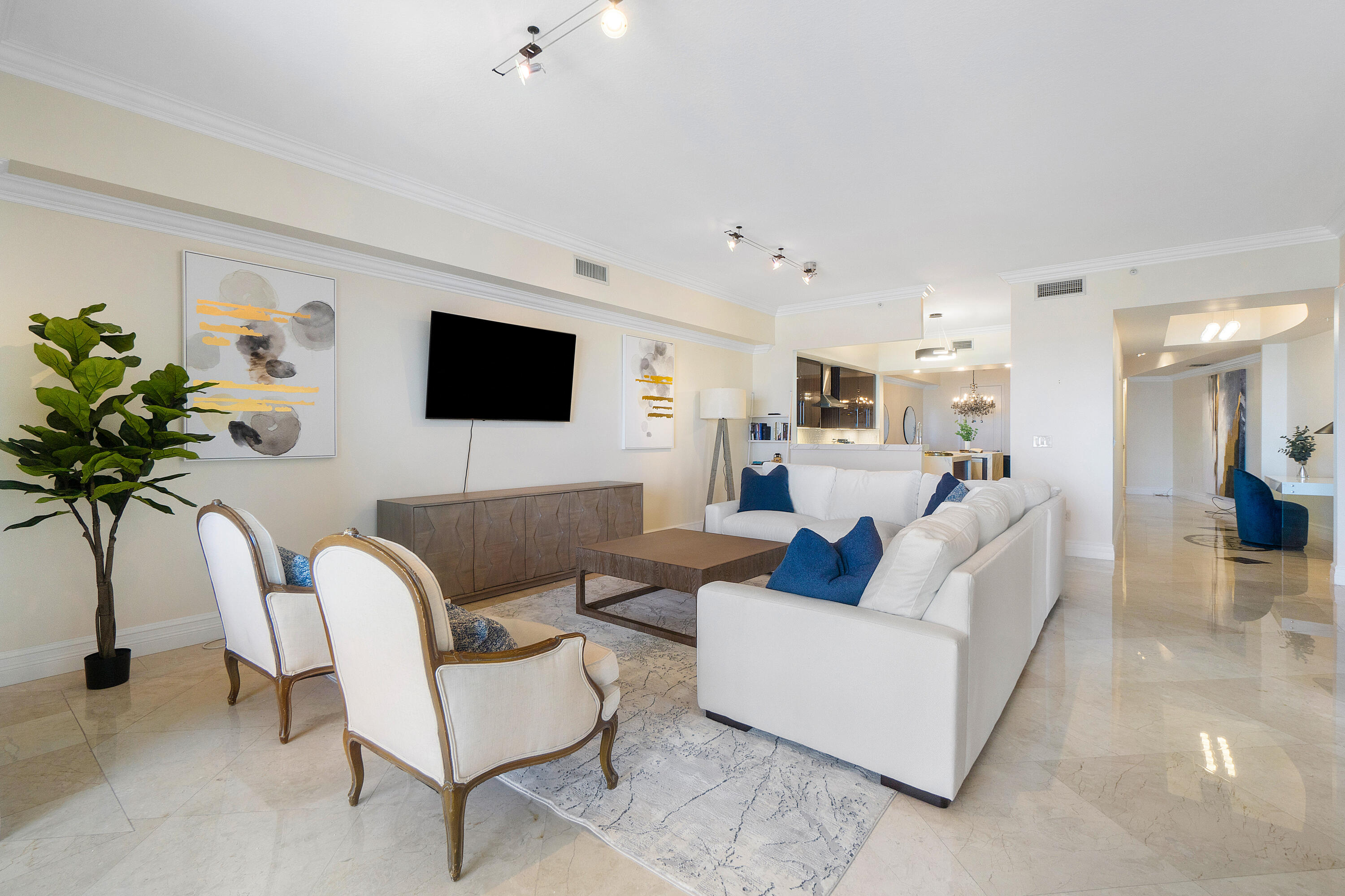 201 South Narcissus Avenue, Unit 605 West Palm Beach, FL 33401 - Photo 13 of 33 012-201SouthNarcissusAvenue-605-WestPalm