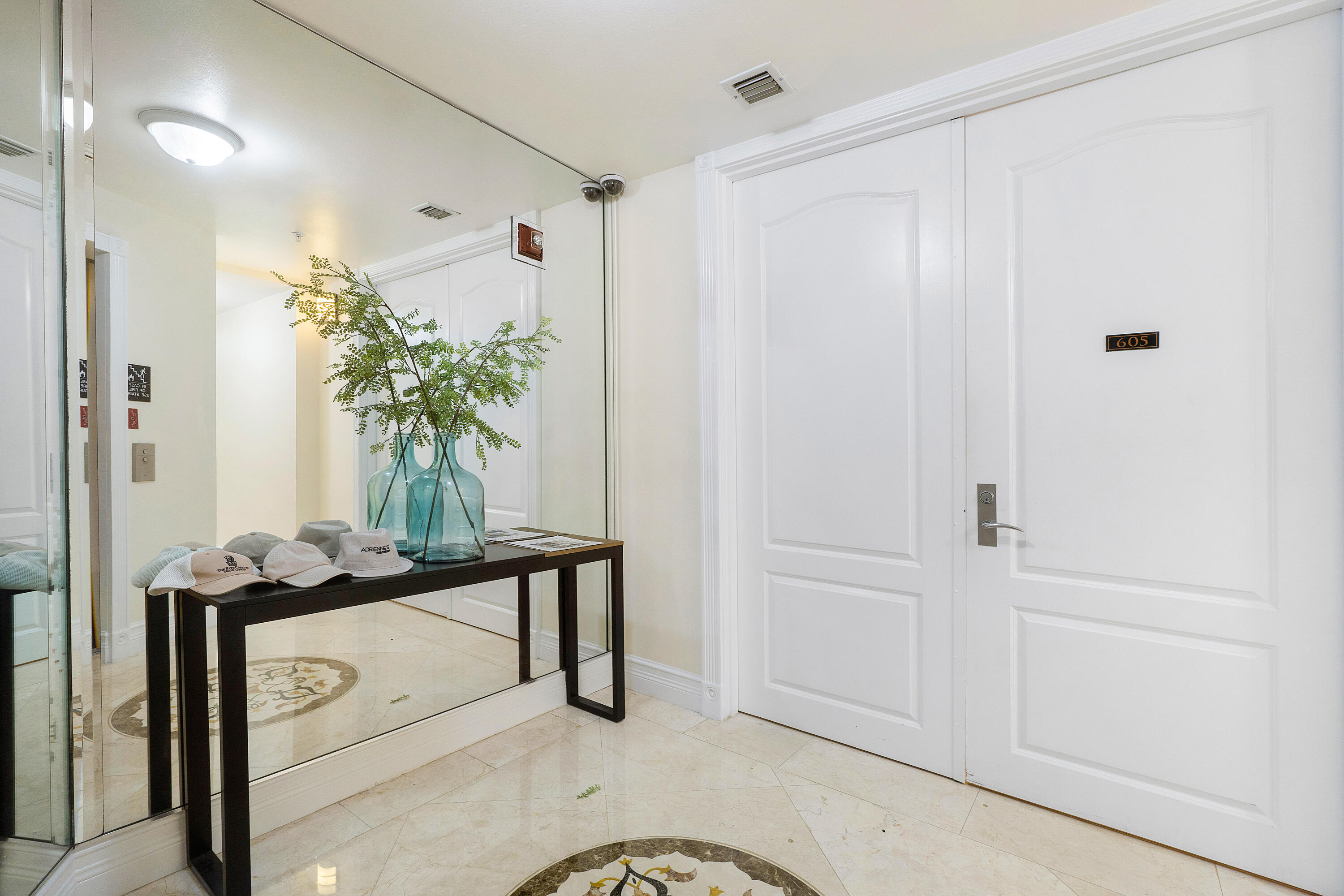 201 South Narcissus Avenue, Unit 605 West Palm Beach, FL 33401 - Photo 5 of 33 002-201SouthNarcissusAvenue-605-WestPalm