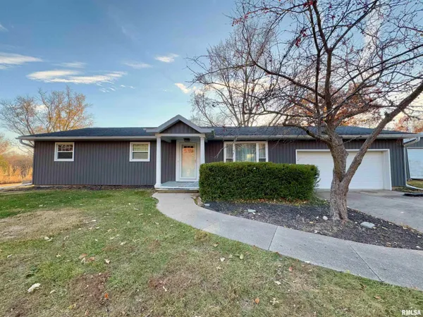 $185,000 | 8 Woodland Lane, Macomb, IL 61455