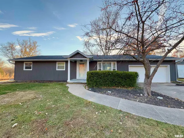 $189,000 | 8 Woodland Lane, Macomb, IL 61455