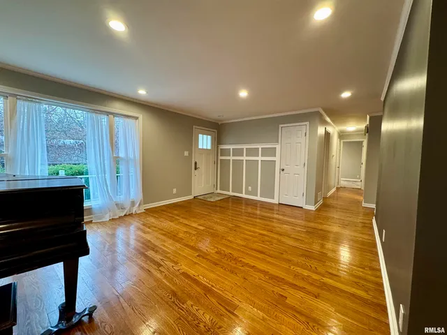 $189,000 | 8 Woodland Lane, Macomb, IL 61455