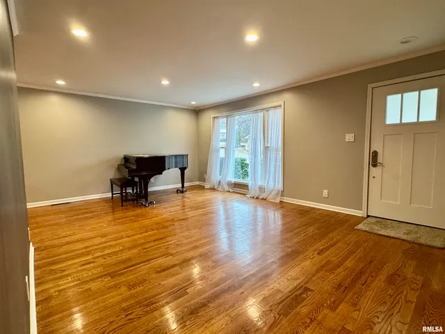 $189,000 | 8 Woodland Lane, Macomb, IL 61455