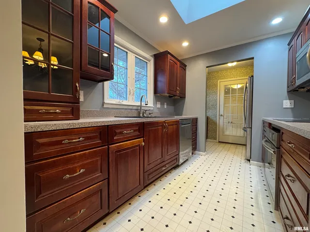 $189,000 | 8 Woodland Lane, Macomb, IL 61455