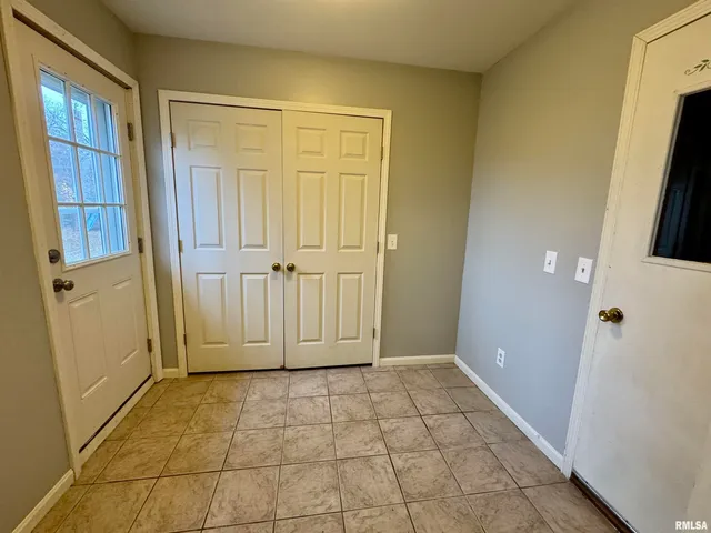 $189,000 | 8 Woodland Lane, Macomb, IL 61455