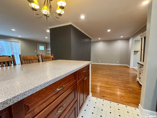 $189,000 | 8 Woodland Lane, Macomb, IL 61455