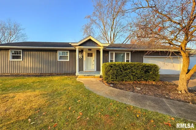 $189,000 | 8 Woodland Lane, Macomb, IL 61455