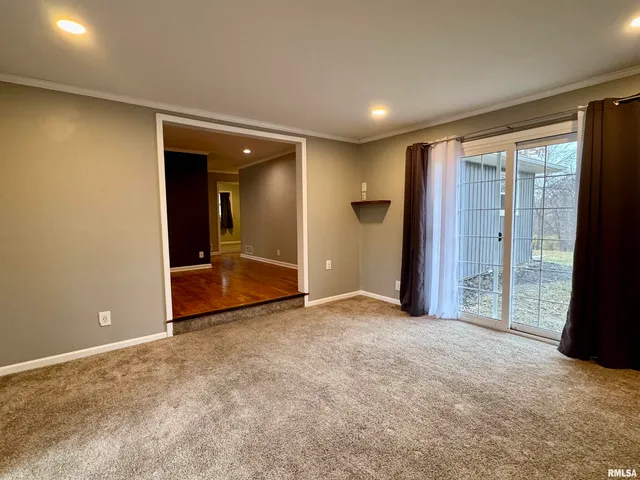 $189,000 | 8 Woodland Lane, Macomb, IL 61455