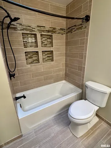 $189,000 | 8 Woodland Lane, Macomb, IL 61455