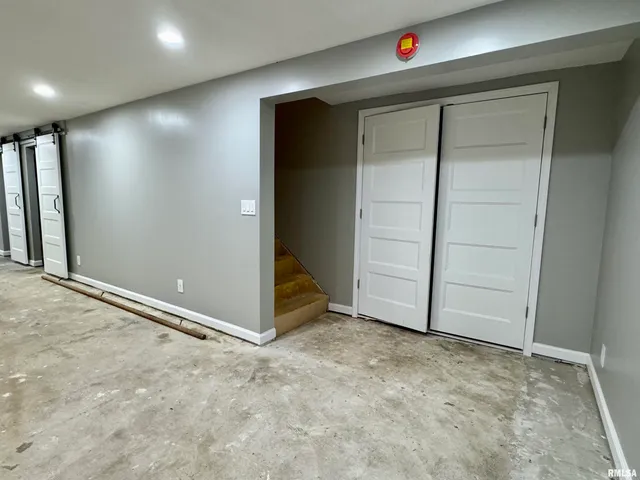 $189,000 | 8 Woodland Lane, Macomb, IL 61455