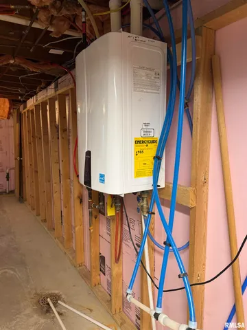 $189,000 | 8 Woodland Lane, Macomb, IL 61455