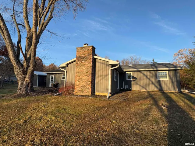 $189,000 | 8 Woodland Lane, Macomb, IL 61455