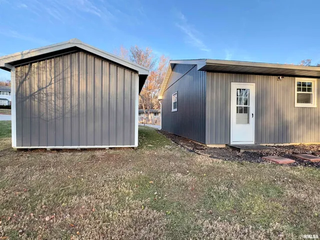 $189,000 | 8 Woodland Lane, Macomb, IL 61455