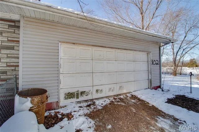 $1 | 302 North Elm Street, Medora, IL 62063