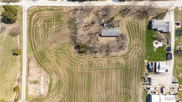 $150,000 | 302 North Elm Street, Medora, IL 62063