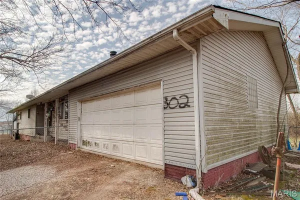 $150,000 | 302 North Elm Street, Medora, IL 62063