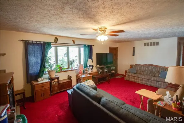 $150,000 | 302 North Elm Street, Medora, IL 62063