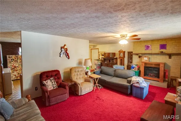 $150,000 | 302 North Elm Street, Medora, IL 62063