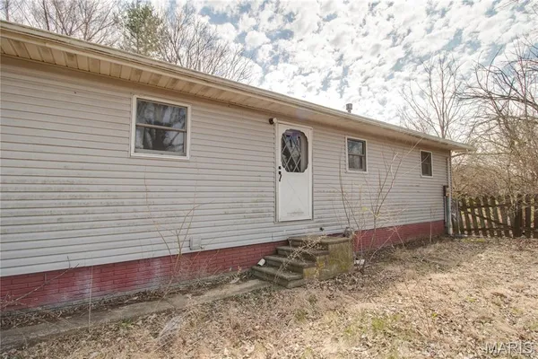 $150,000 | 302 North Elm Street, Medora, IL 62063