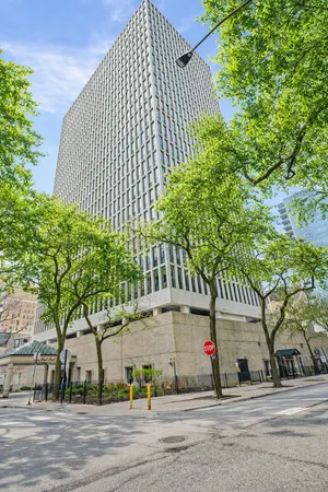 $2,200 | 1 East Scott Street, Unit 1601, Chicago, IL 60610