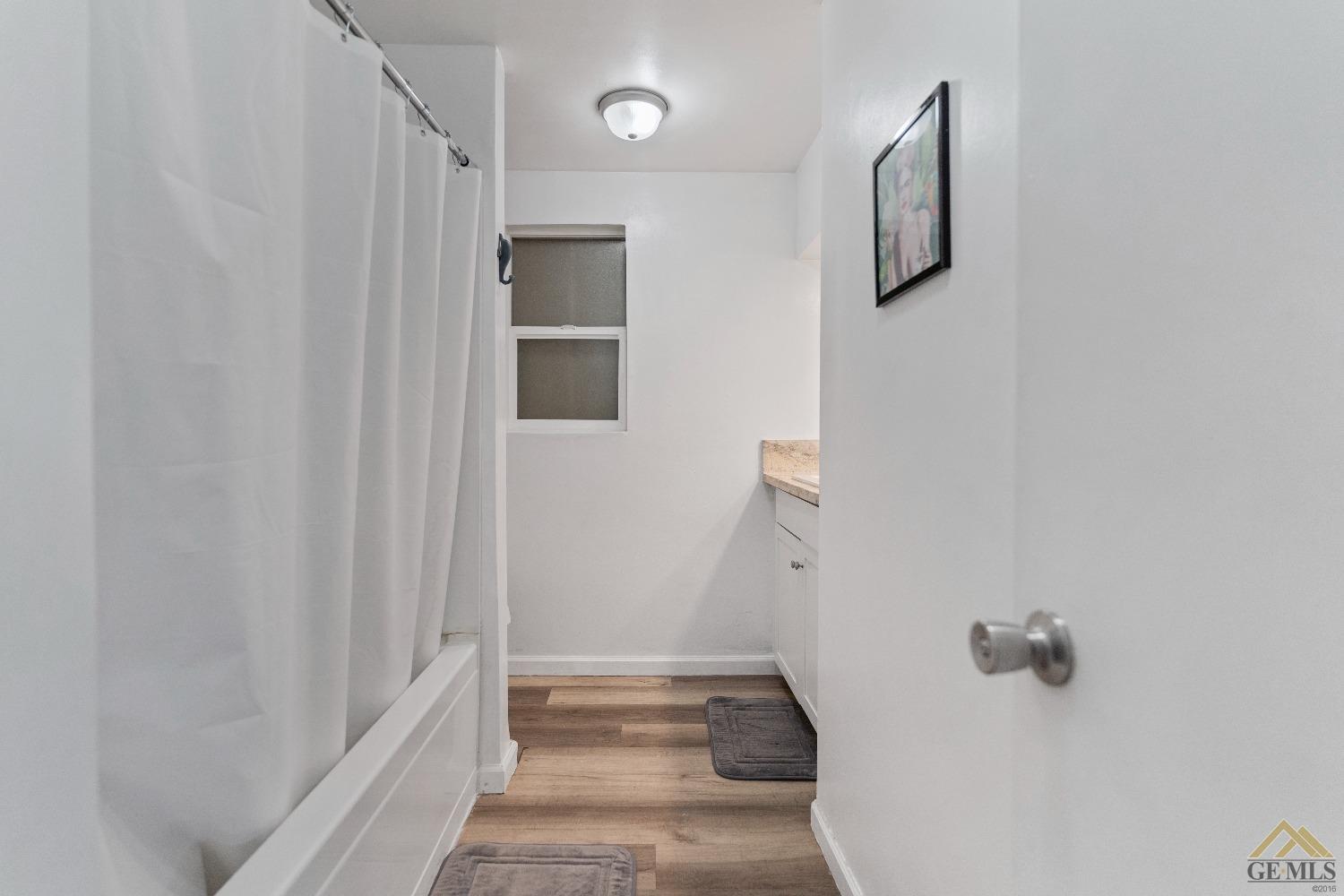 Undisclosed Address Bakersfield, CA 93305 - Photo 31 of 33 a view of bathroom