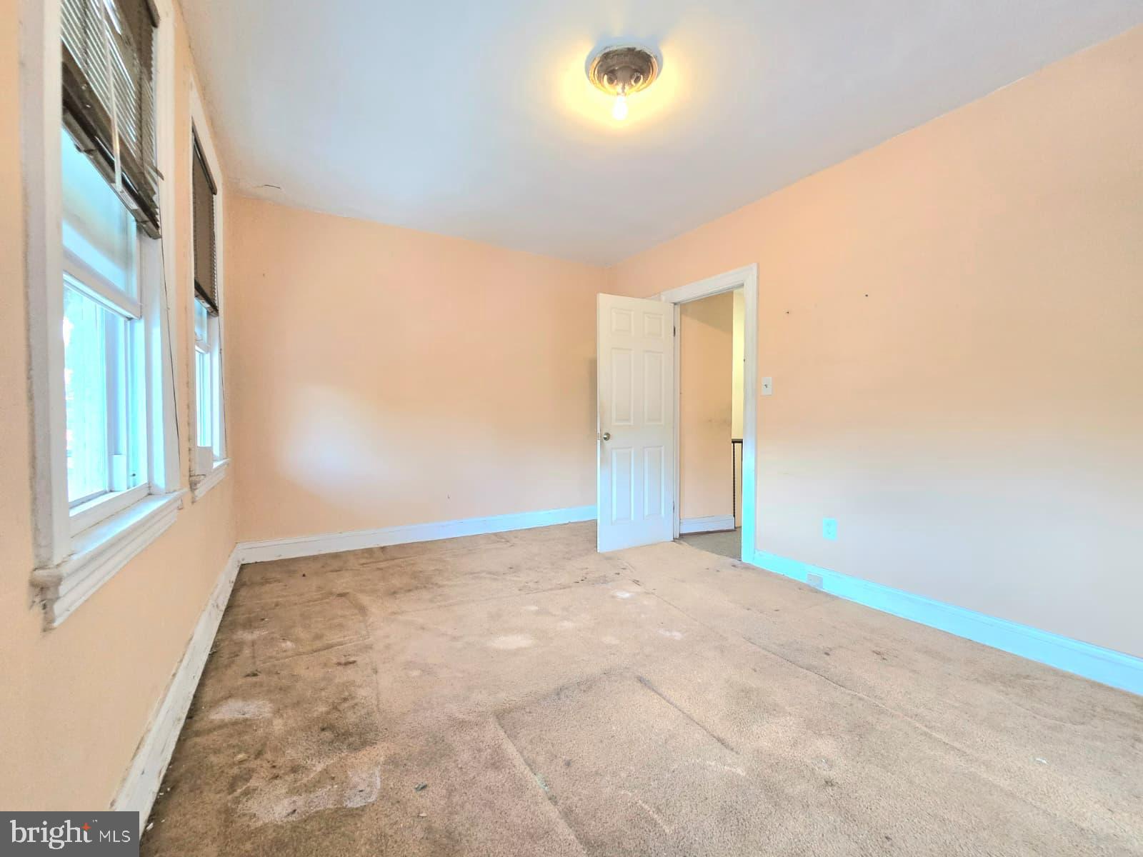 613 Roxboro Place Northwest Washington, DC 20011 - Photo 11 of 17 a view of an empty room
