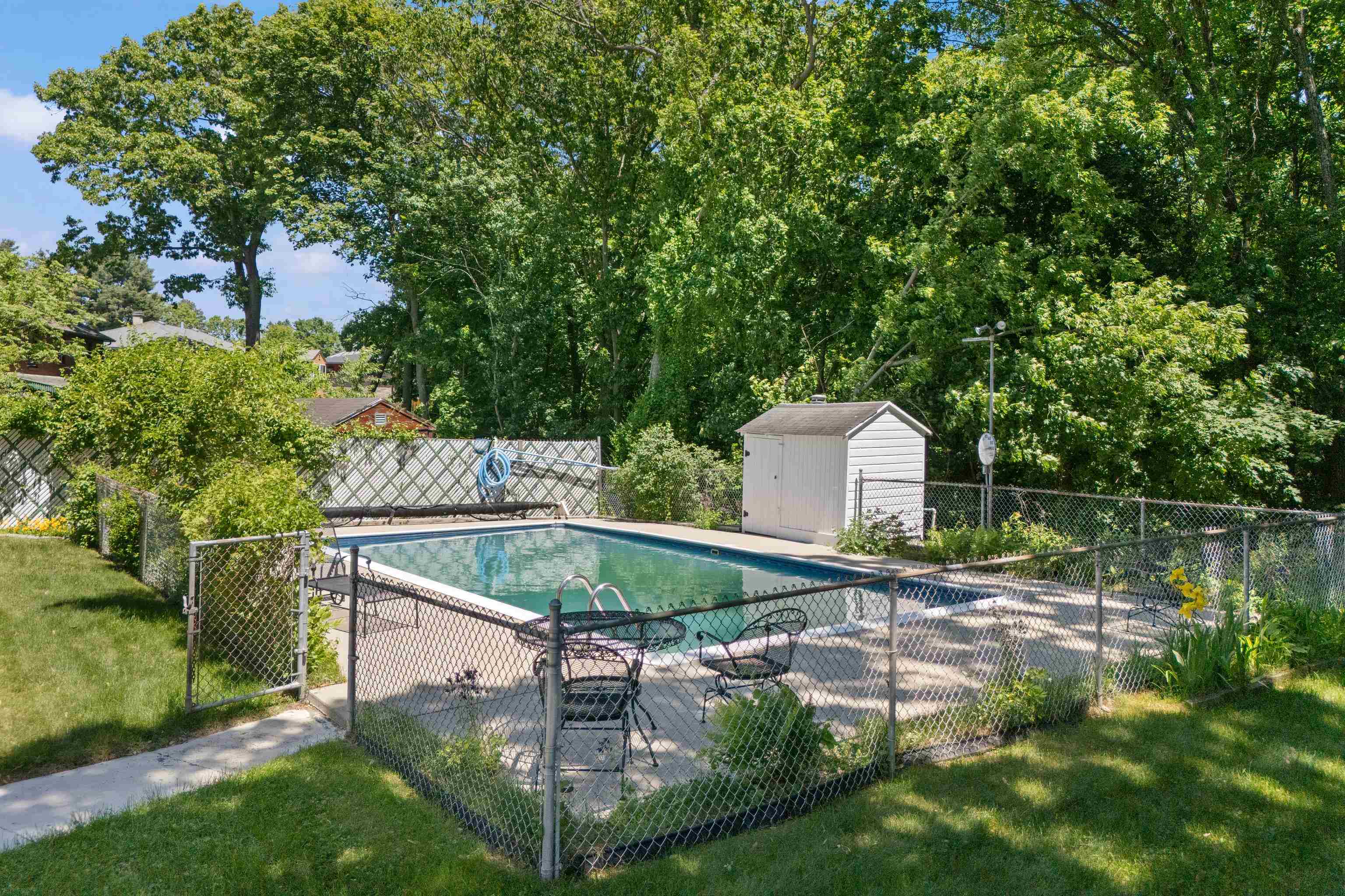 611 Coolidge Avenue Manchester, NH 03102 - Photo 49 of 55
