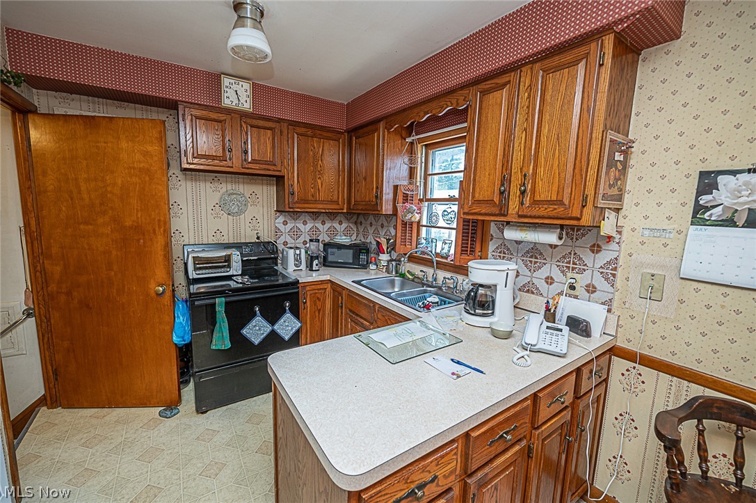 28661 Forest Road Willowick, OH 44095 - Photo 7 of 28